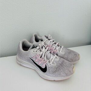 Nike Women's airzoom winflo Shoes in Gray and Pink